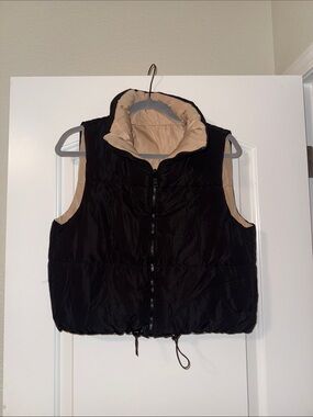 Reversible Black & Beige Puffer Vest - Women